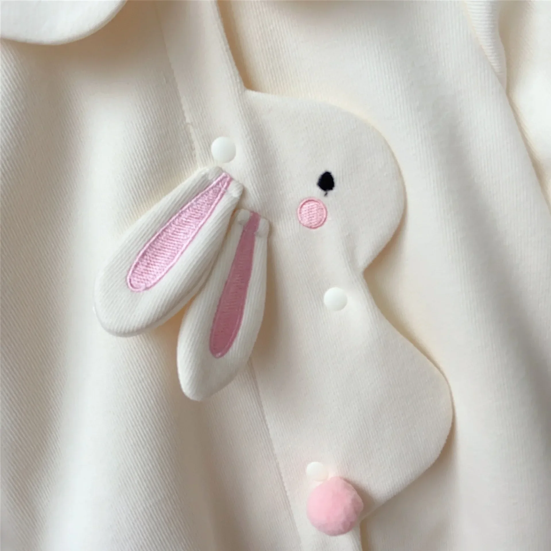 Newborn Baby Fall Outfit: Cute Bunny Long Sleeve Romper -  Cozy Infant Girls One-Piece Jumpsuit 0-24M