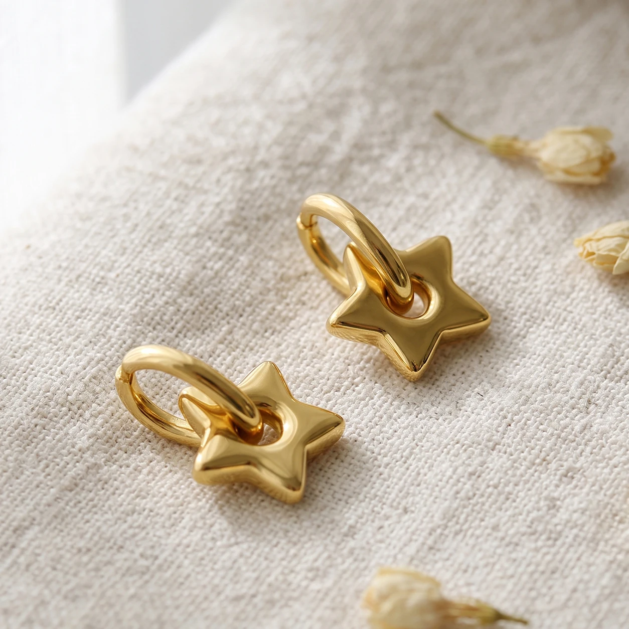 Trendy Chunky Star Drop Hoop Earrings 18K Gold Plated Stainless Steel Puffy Star Dangle Earrings Women Party Jewelry Gift