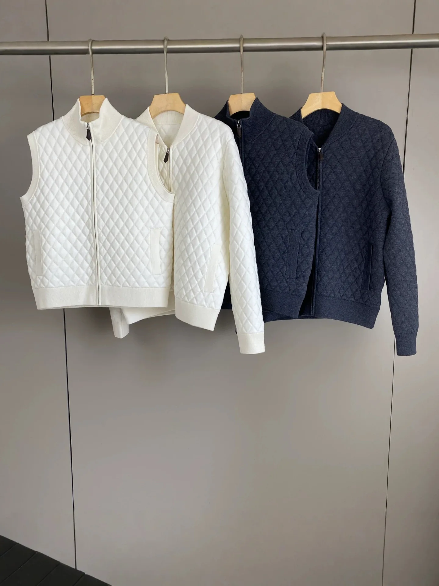 2026Fall/Winter Women's Solid-Color Wool Vest and Zip-Up Jacket