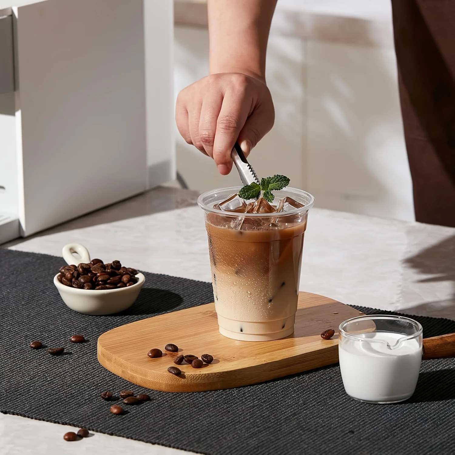 Disposable Transparent Plastic Cups With Lids, Suitable For Coffee, Milkshakes Family Gatherings, Halloween And Christmas