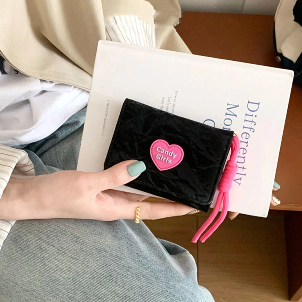 Mode Koreanische frauen Brieftasche PU Leder Süße Herz Kurze Brieftasche Multi-Karten Halter Falten Student Geldbörse Dame/mädchen