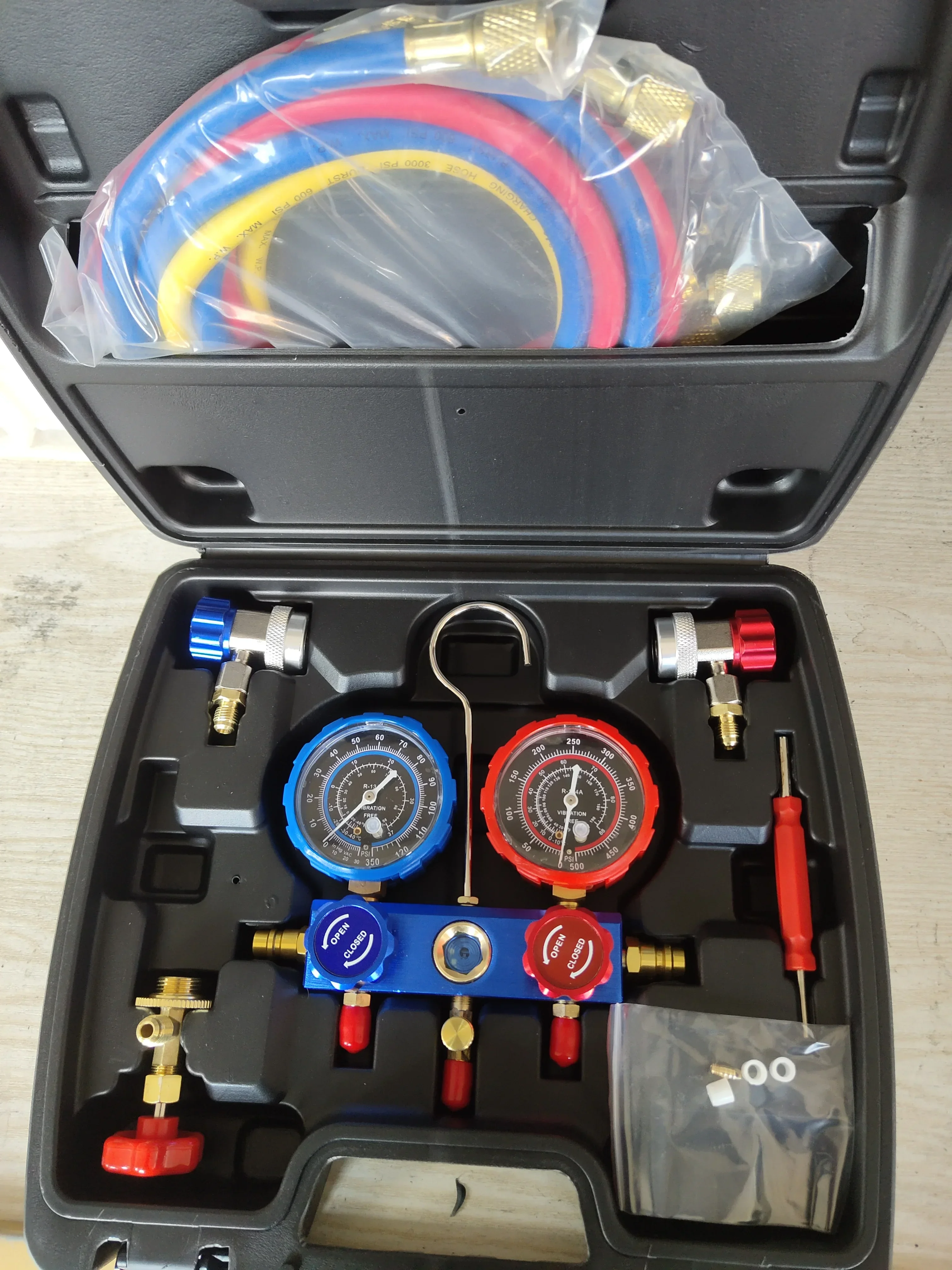 

2025/1/4SAE R134A refrigerant testing manifold gauge set hvac tools manifold digital
