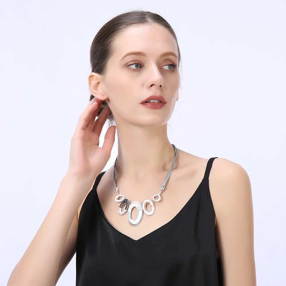 DIY accessories jewelry foreign trade explosion premium sense collarbone chain women's alloy ins retro simple short necklace