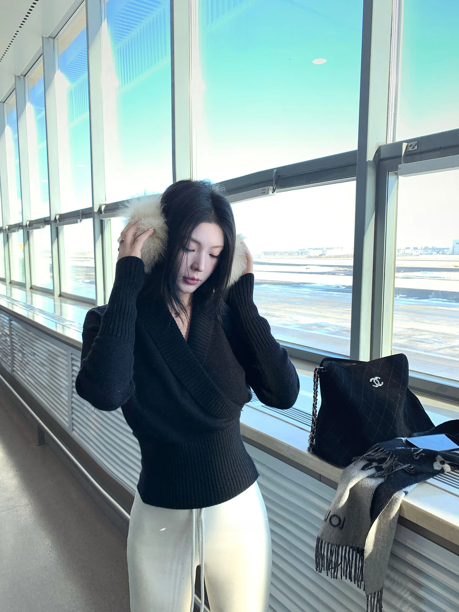 

Slim Fit Long Sve V-Ne Knitwear Women's Base Layer Top Waist-Cinching Autumn Winter Faion Design Ida Liya by Zhou Zhan...