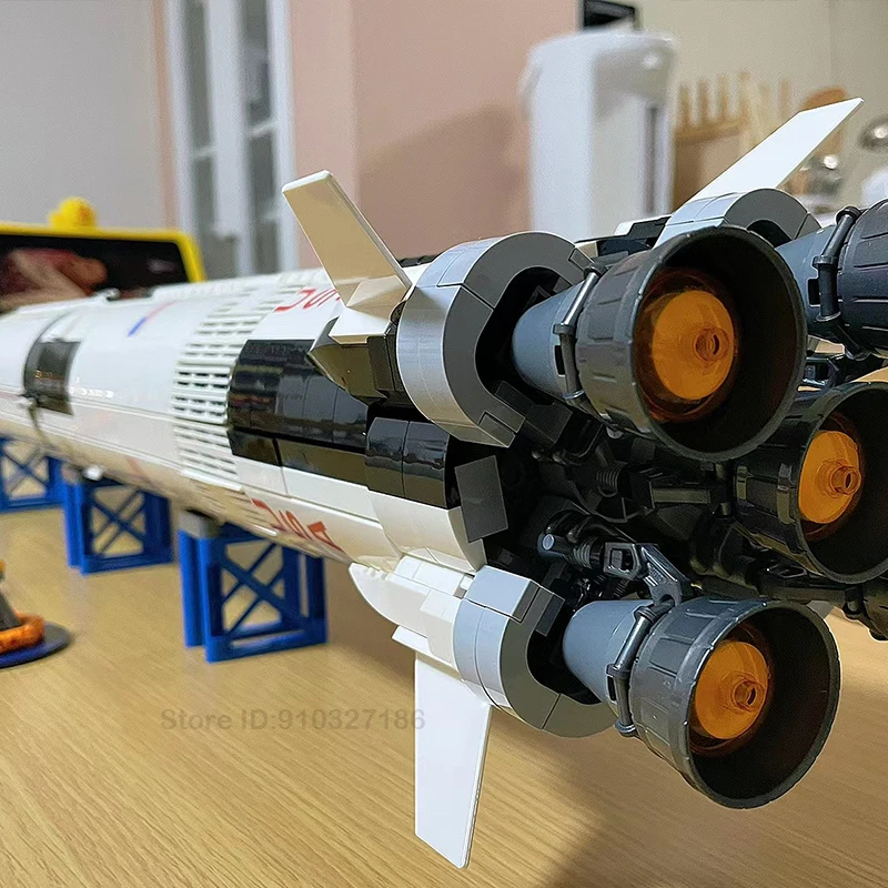 

Конструктор Apollo Saturn V 92176, космические ракетные идеи, развивающие игрушки для детей, подарки на день рождения и Рождество