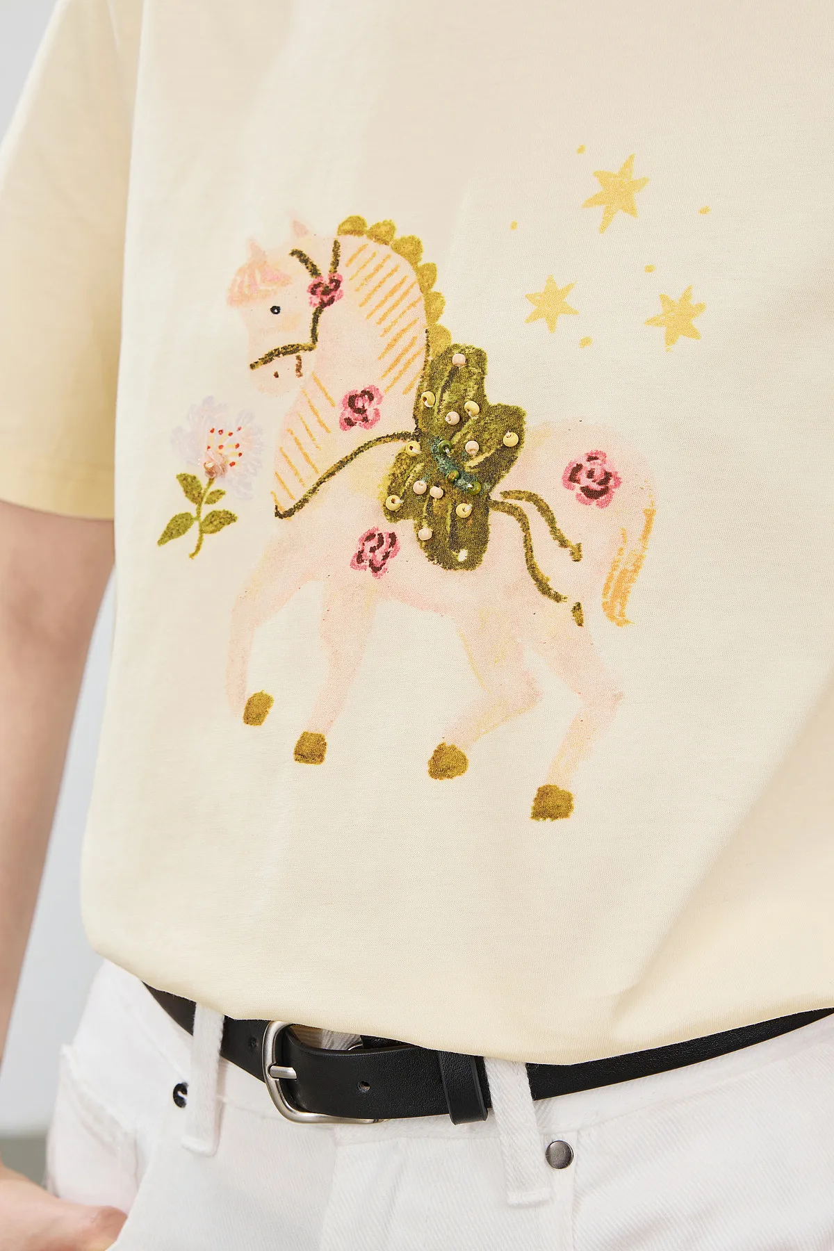SENTUBILA Damen-T-Shirt mit Pferde-Print, 100 % Baumwolle, Sommer 2026, gerippter Rundhalsausschnitt, handbestickte Details, lässiges Alltags-Oberteil 162TG7259 – Detail 14