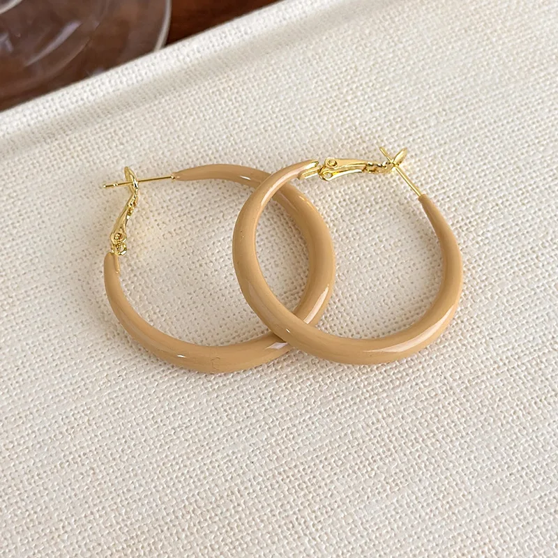 خمر هونغ كونغ نمط الخريف الشتاء الكرمل البني قطرة النفط هوب أقراط المرأة موضة أقراط دائرة كبيرة #5