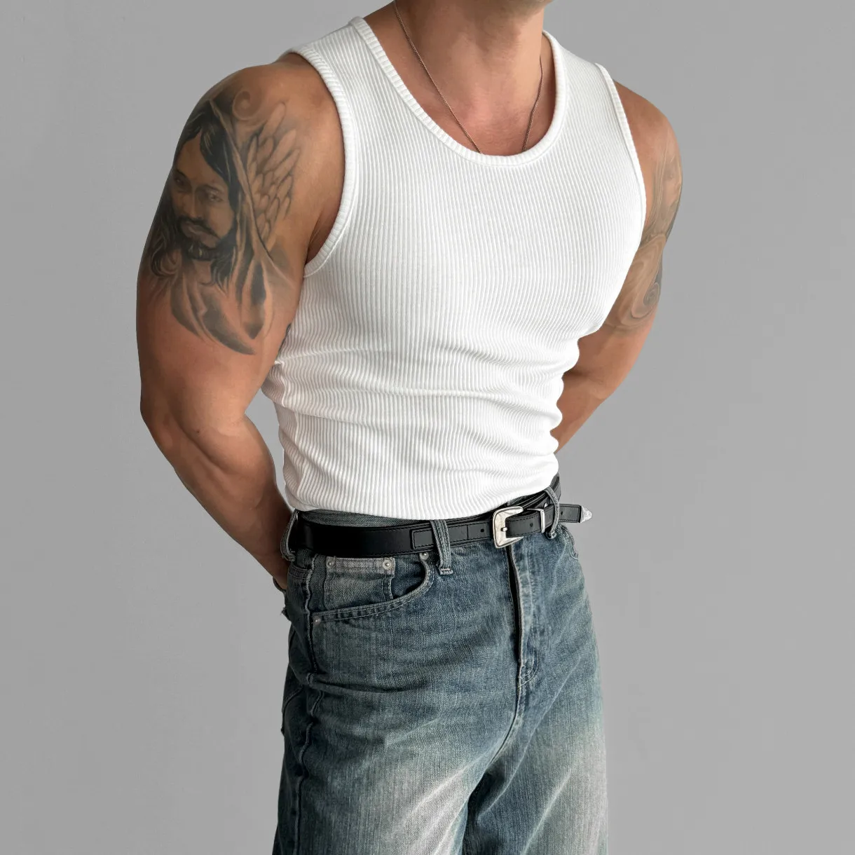 Men's Simple Round Neck Slimming Sleeveless T-Shirts Men's 2026 Summer Sports Fitness Vests Fashion Slim-fit Solid Color Tops - Image 4