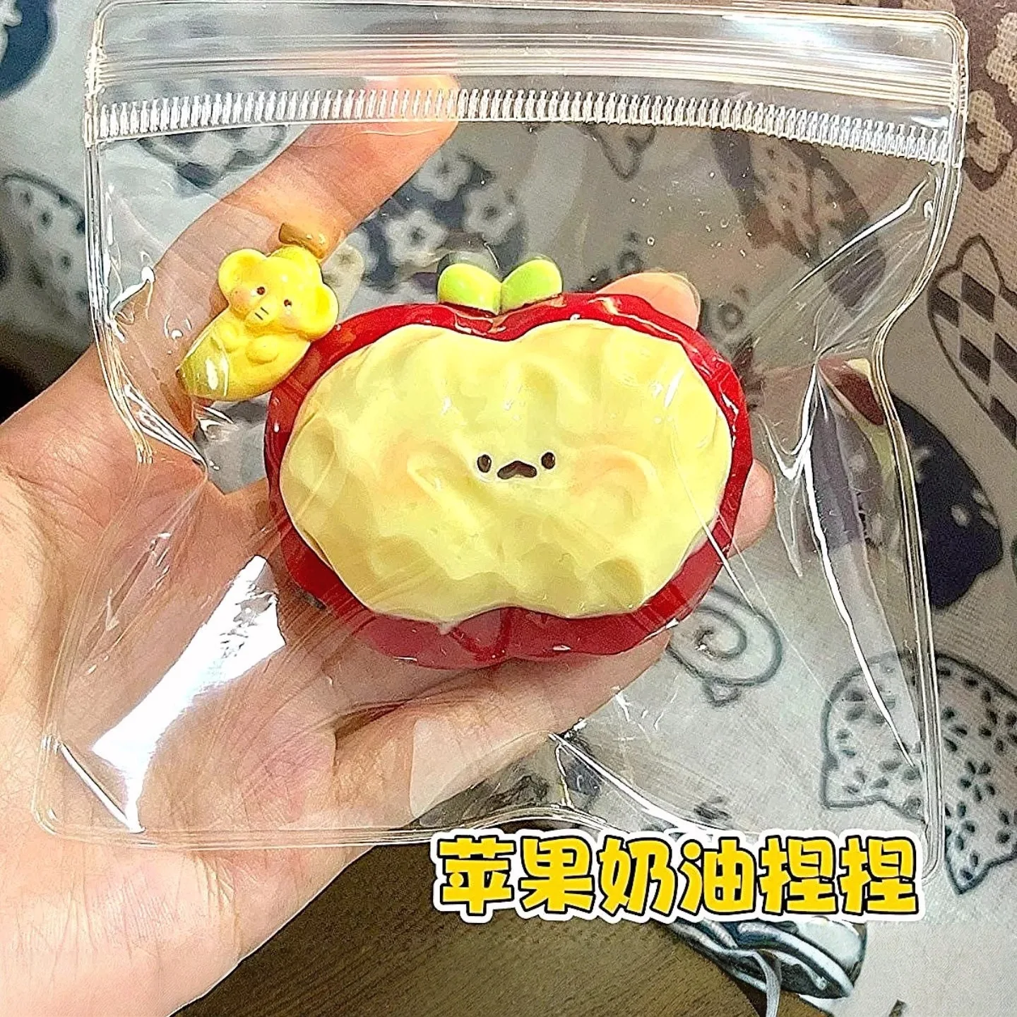 ของเล่นบีบสตรอว์เบอร์รี Taba Squishy - ของเล่นบีบคลายเครียดแบบคืนตัวช้า สำหรับเด็ก ผู้ใหญ่ ของขวัญสำหรับออฟฟิศและงานปาร์ตี้ - ของขวัญบีบเล่น