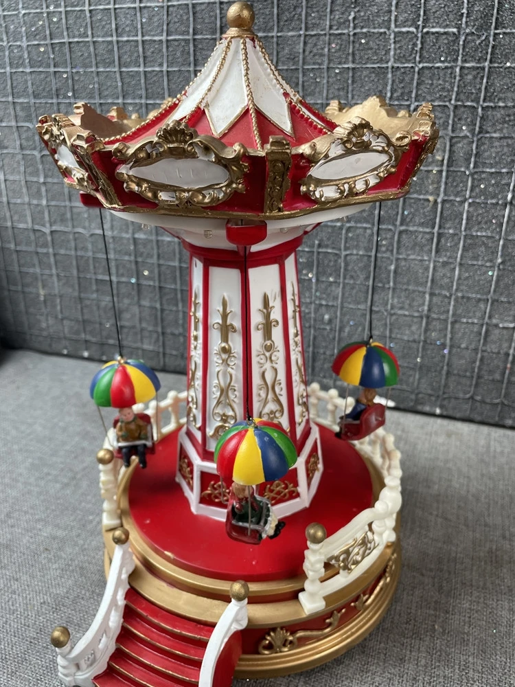 American amusement park rotating flying chair lights, music boxes, resin creative home decoration ornaments, birthday gifts