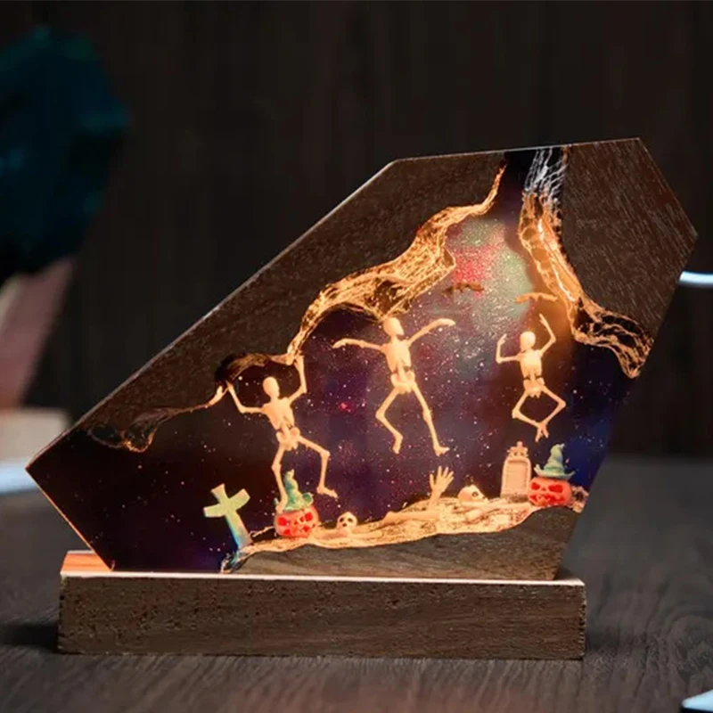 Horror Scence Organism Resin Table Light Creactive Art Decoration Tombstone Skeleton Night Light  7-Colors USB Charge