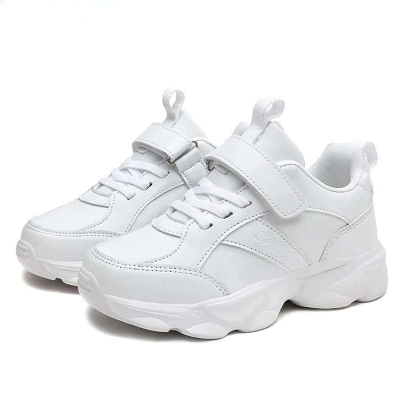 أحذية رياضية عصرية للأطفال قابلة للتنفس للطلاب باللون الأسود للمشي في المدارس مضادة للانزلاق للأولاد والبنات أحذية رياضية كاجوال للجري