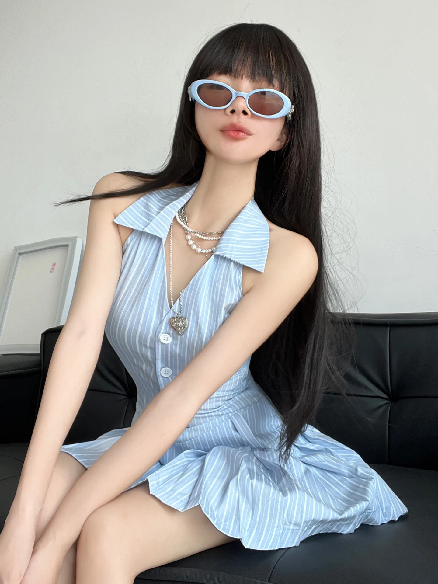 ชุดเดรสสไตล์ฝรั่งเศส แนวเซ็กซี่ สาวเปรี้ยว โชว์ไหล่ กระโปรงจีบ คอวี ทรงเข้ารูป เอวคอด สำหรับฤดูร้อน