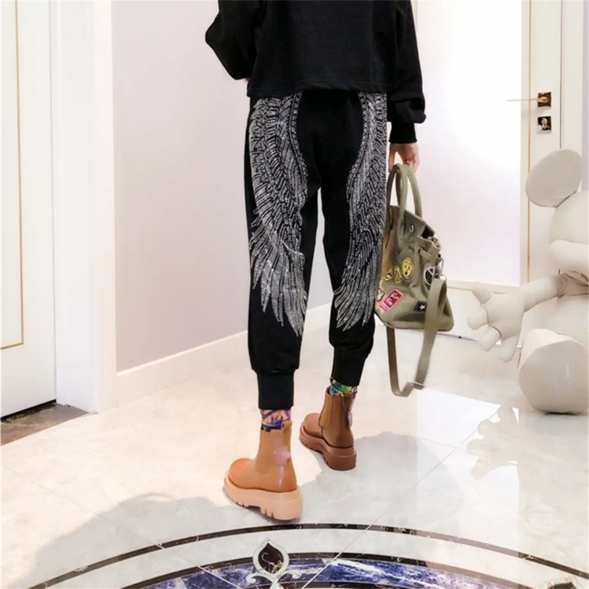 Pantaloni Harlem autunnali con pantaloni in maglia di cristallo ricamati ad ala d'angelo per donna Pantaloni sportivi casual larghi e comodi alla caviglia