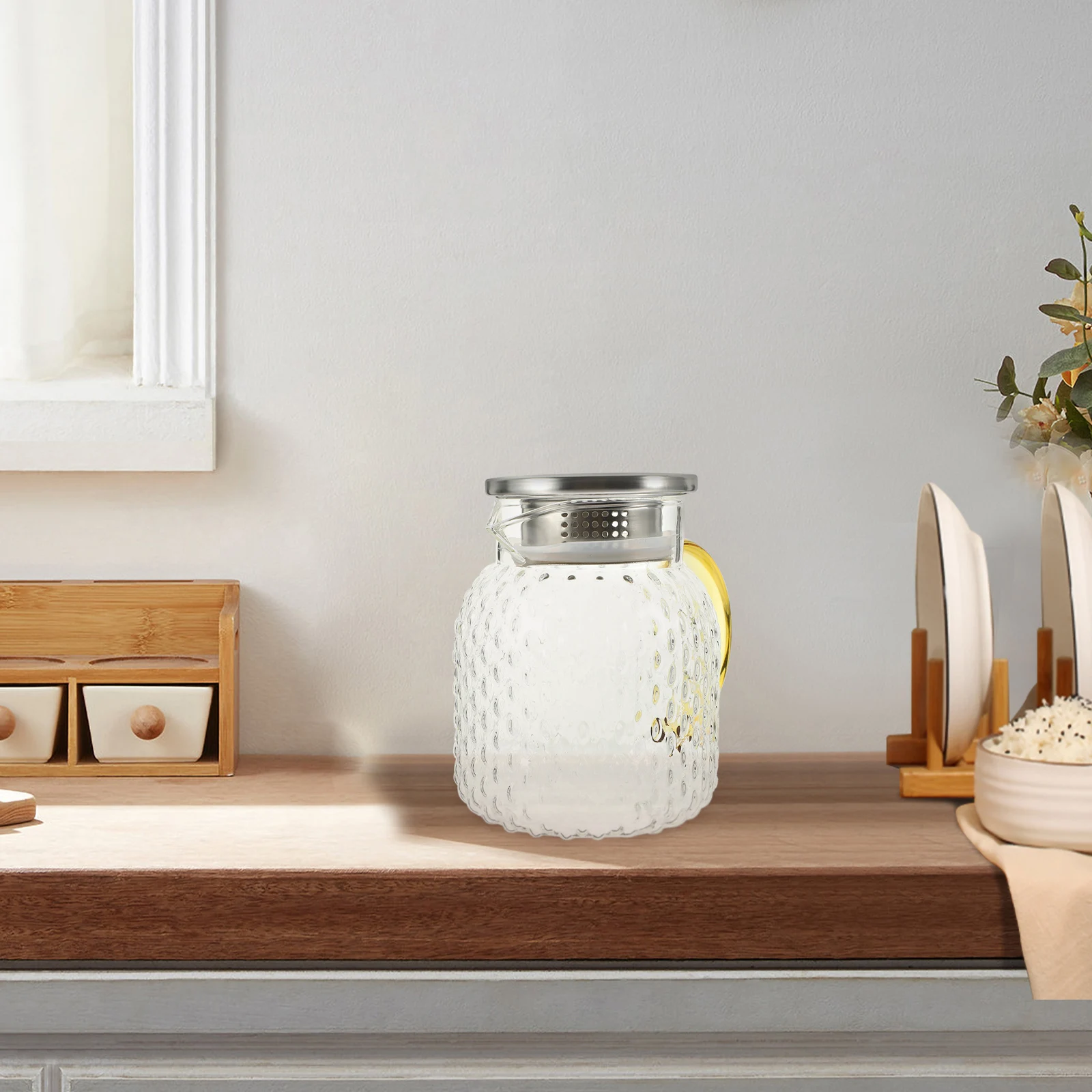 

1000Ml Glass Water Pitcher with Metal Handle Elegant Cold Water Carafe for Home Party Transparent Beverage Container Easy to