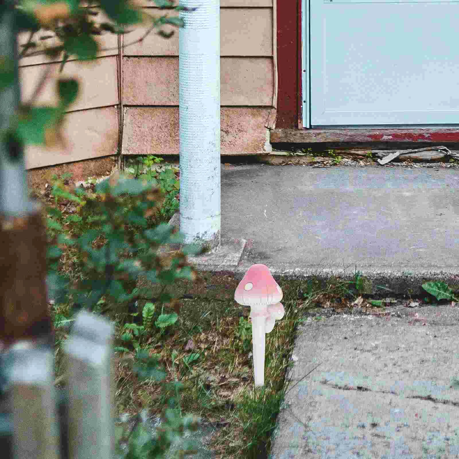 

Garden Mushroom Decoration Outdoor Pot Mushrooms Ornaments Lawn Sculpture Resin Stakes for Flower Pots Mini