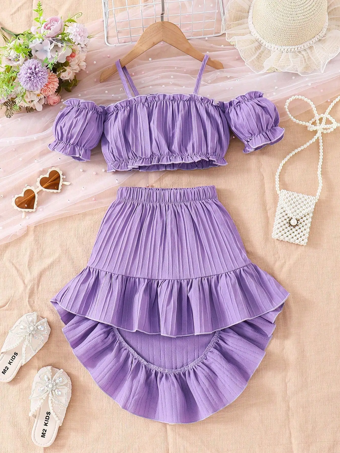 (6898)Romantic Holiday Outfit for Little Girls: Purple Off-Shoulder Puff Sleeve Top + Ruffled High-Waisted Skirt Two-Piece Set, Sweet, Slimming, and Playful, Suitable for Vacation Trips and Beach Parties, Suitable for Little Girls Aged 4-7, Spring and Summer.