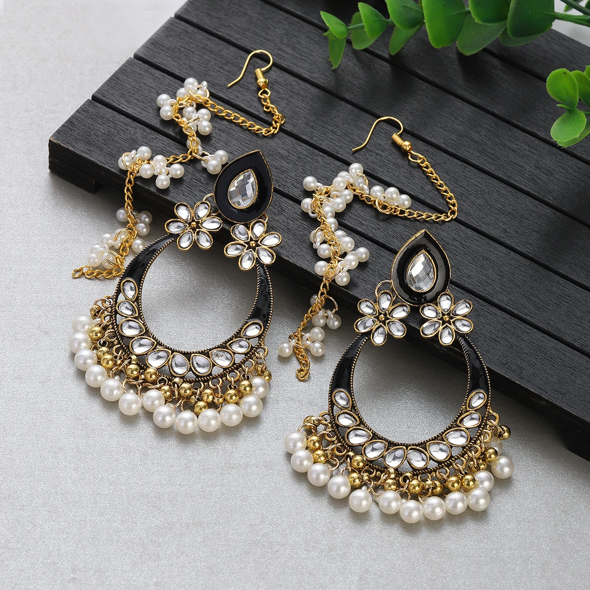 Women's Ethnic White Crystal Flower Earrings Water Drop Indian Jewelry Gypsy Earrings Fashion Pearl Tassel Pendientes Jhumka