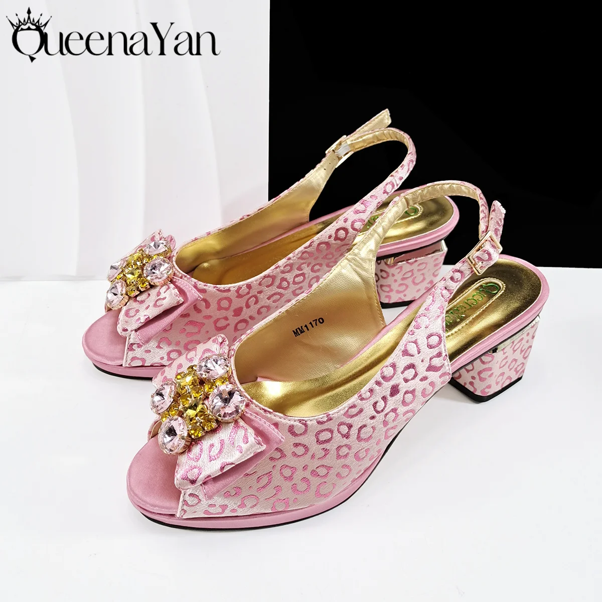 Queena Yan  2025 Shiny Italian Fashion Pointed Toe Women Heel Fashion Rhinestone Decoration Pink Color Shoes And Bag Set view 4