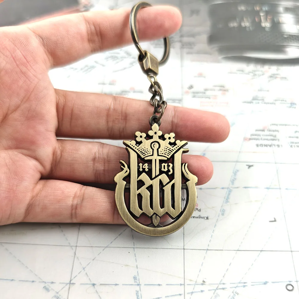 Kingdom Come Deliverance Schlüsselanhänger KCD Logo Schwert König Krone Metall-Schlüsselring Spiel-Fan-Kollektion Rucksack Auto Anhänger Geschenk – Detail 8