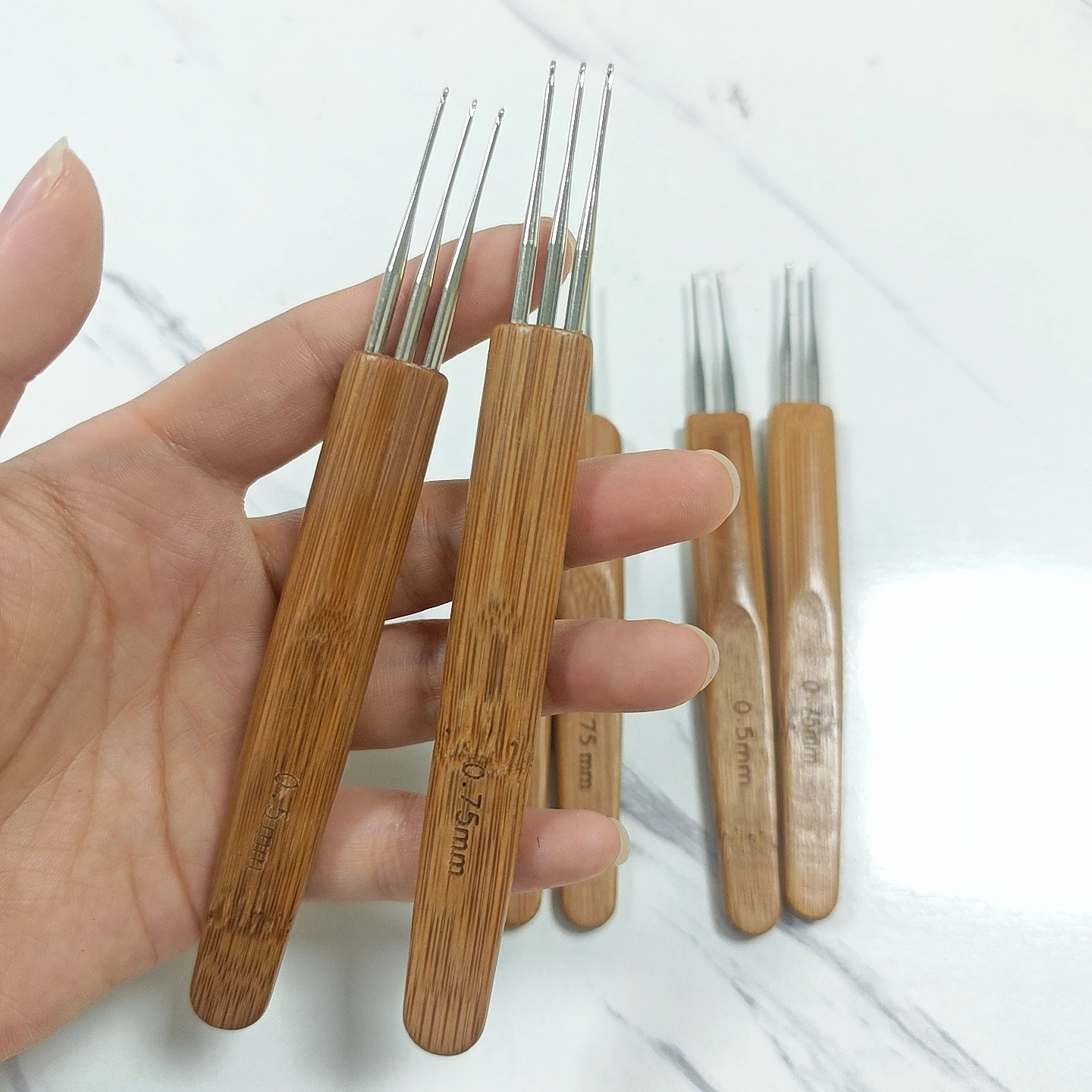 

VADES 0,5 мм * 0,75 мм деревянный крючок для наращивания волос с несколькими головками, инструмент для плетения, 1 шт., для парикмахерских и красоты