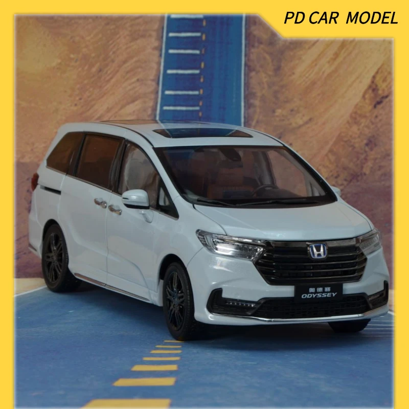 Original Collectible 1:18 Scale Model for HONDA ODYSSEY MPV Gift for friends and family