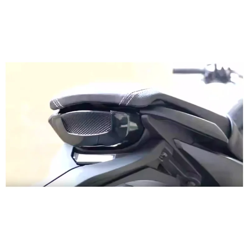 

Streamlined Red LED Taillight With Brake And Turn Signal Functions For Honda CB650R