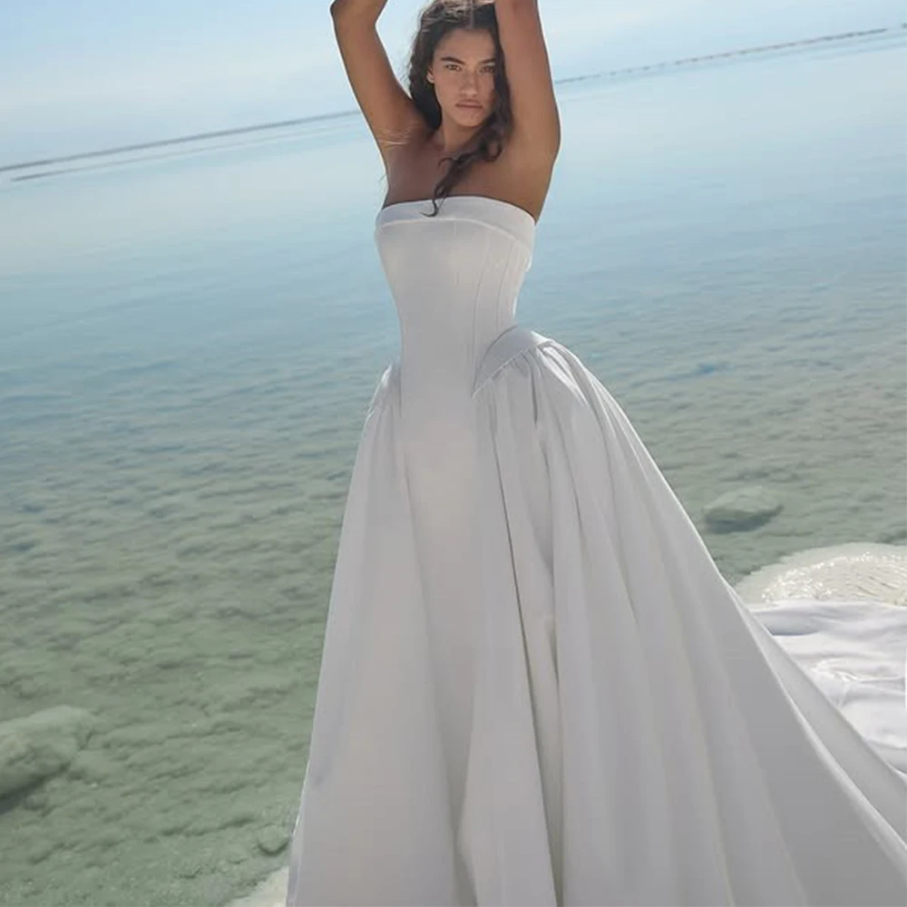 Welove Strapless Satin Bride Wedding Dress Classic Sleeveless A-Line Floor Length Draped Customized Sweep Train Gown New Arrival