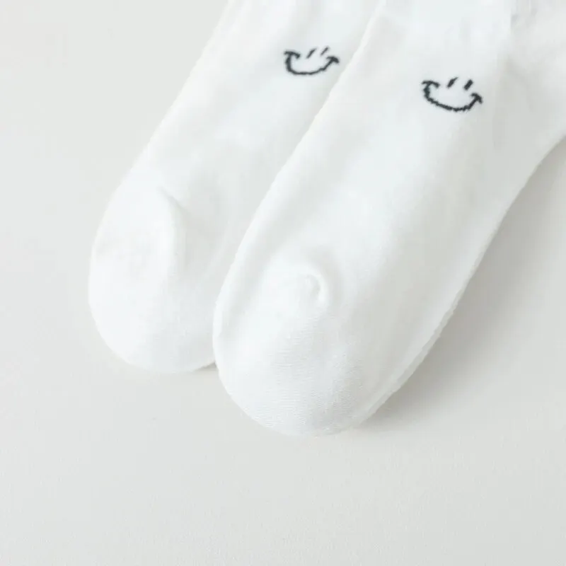 10 Pairs of Black and White Women\'s Cartoon Expression Ankle Socks