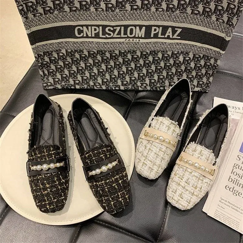 Retro Parel Kralen Plaid Flats Vrouwen Vallen Klassiekers Elegante Dames Office Schoenen Fashion Designer Slip Op Loafers Wit Zwart 2023