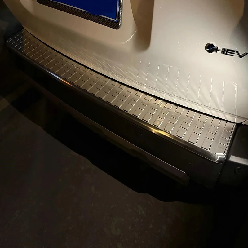 

Для Toyota Land Cruiser 250 Prado LC250 2024, стальной автомобильный задний бампер, защитная накладка, защита двери багажника, Стайлинг