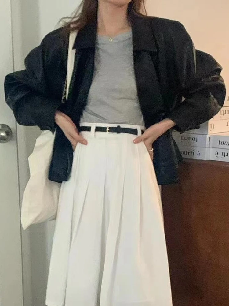 جاكيت جلدي أنيق للنساء بياقة كلاسيكية وتصميم فضفاض متعدد الاستخدامات على طراز الدراجات النارية، إصدار جديد لربيع 2024