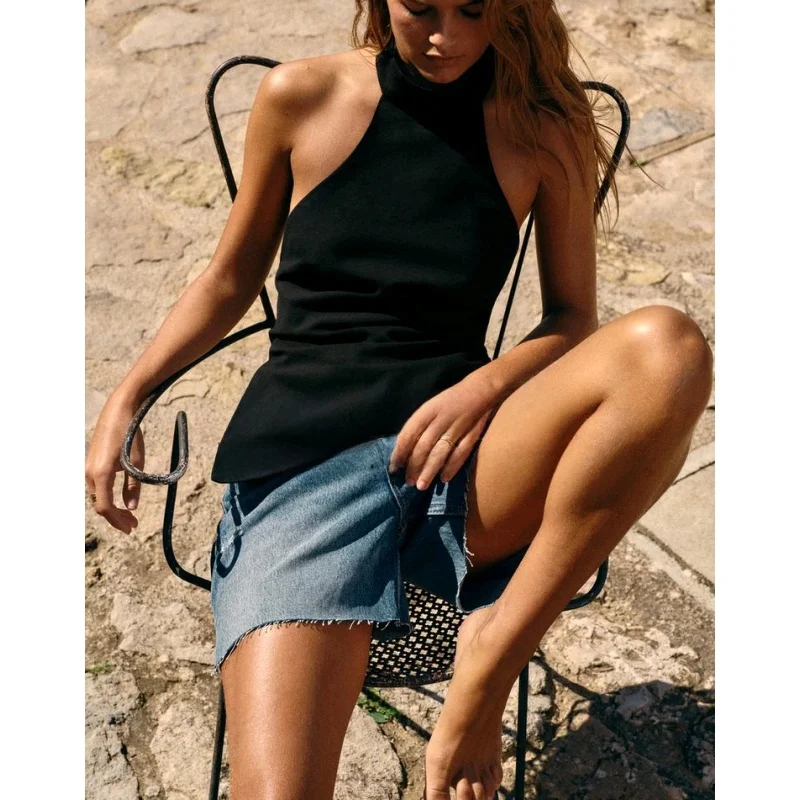 春の新作スタイル、肩出し襟、スタンドアップ、ノースリーブベスト、バックル装飾、ネックハンギングデザイン、レディーストップス