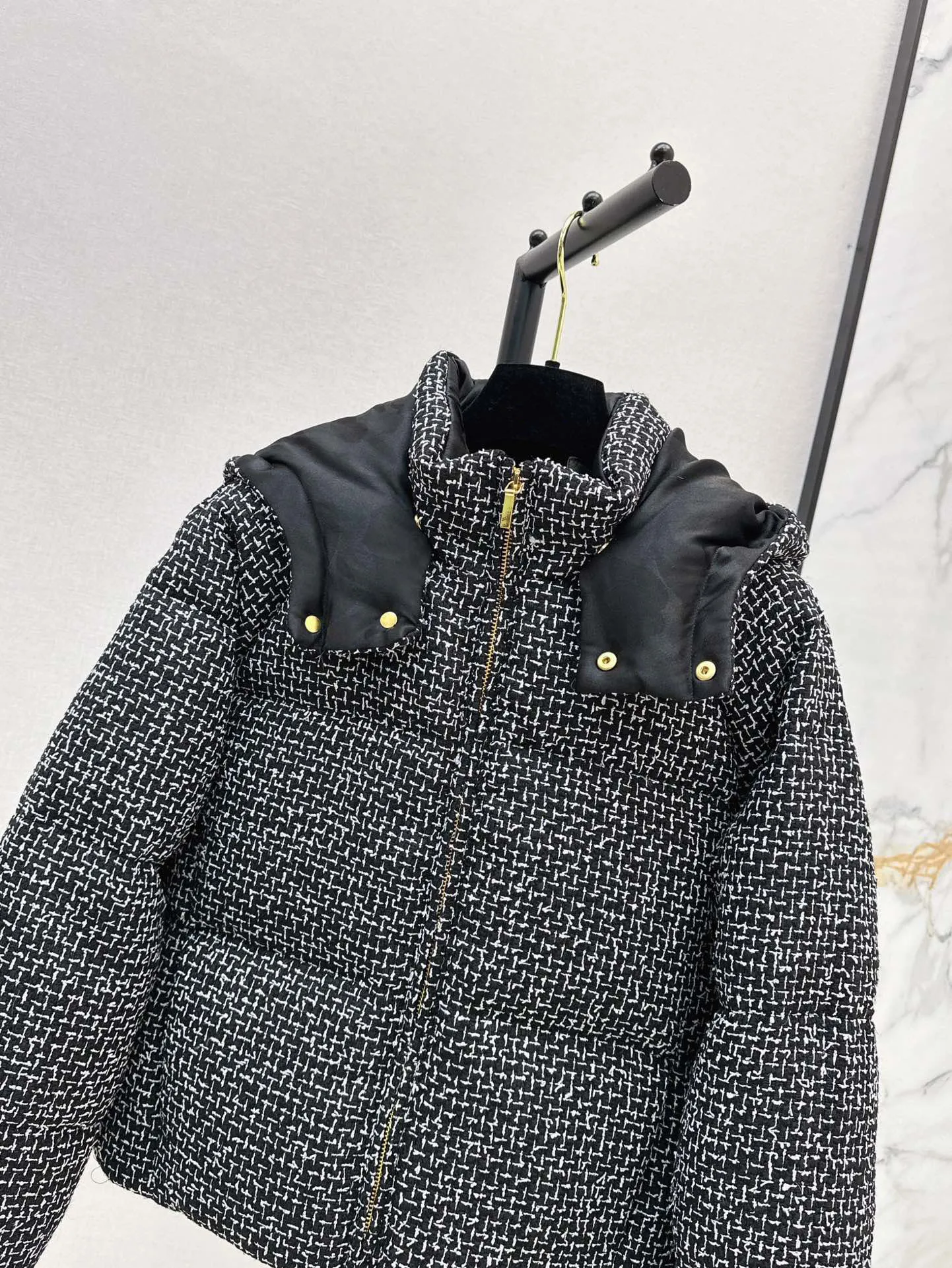 2024 Autumn/Winter New Women's Clothing Snowflake wool coarse woolen woven down jacket 1011