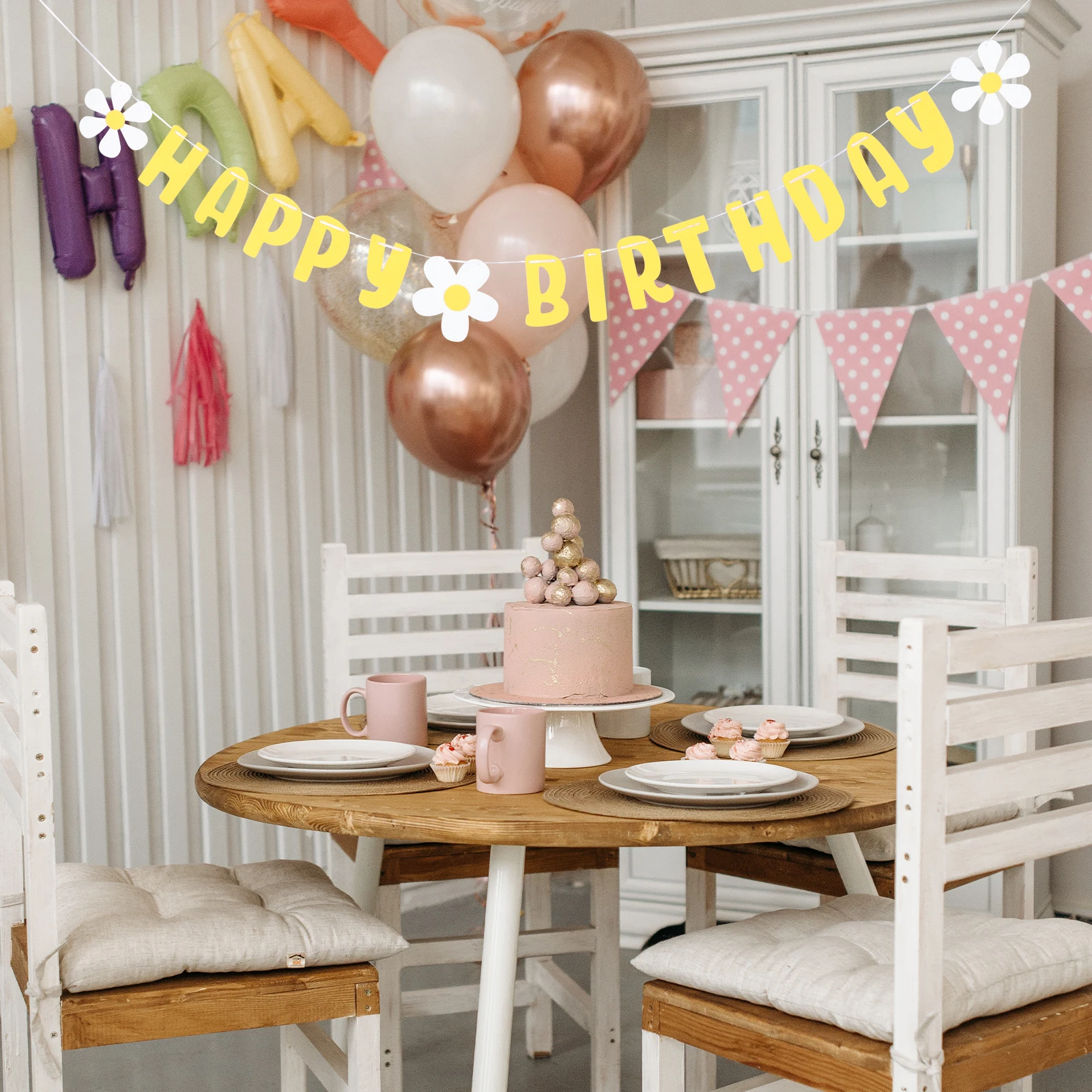 

2pcs Little Daisy Pulls The Flag Happy Birthday Banner Party Wall Felt Ornament Photo Backdrop Decor DIY Celebration
