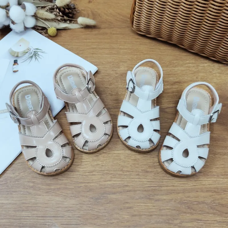 Girls Sandals 2024 Summer New Leather Velcro Children's Princess Shoes Foot Protection Breathable White Sandals Children's Shoes