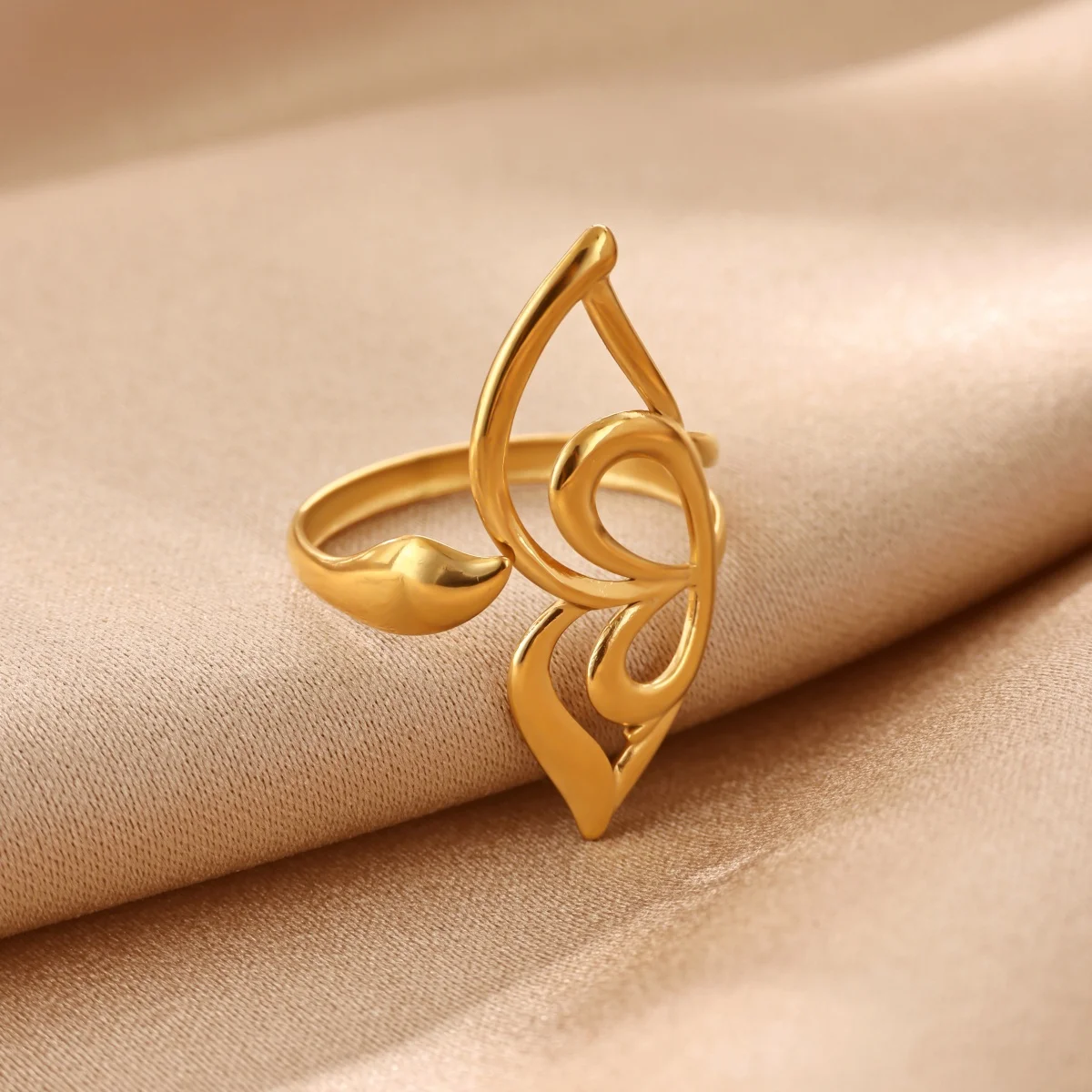 Elegante hohle asymmetrische Schmetterlingsflügelringe für Frauen, goldfarben, Edelstahl-Flügelring, Party-Ästhetik-Schmuck, Geschenk