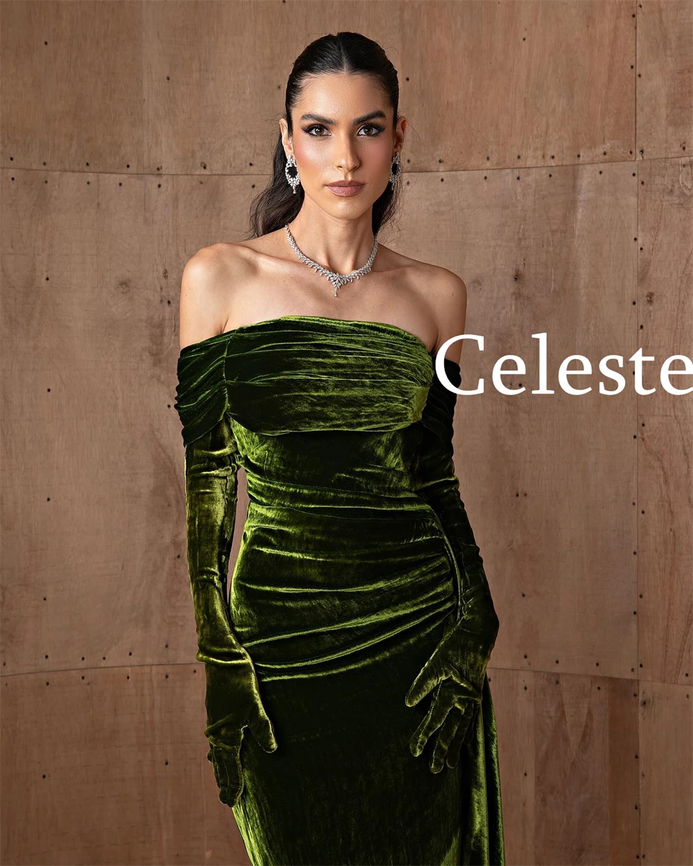 Customized Elegant Green Velour Evening Dresses Fashion Off the Shoulder Long Sleeves Homecoming Dresses Exquisite Prom Dress