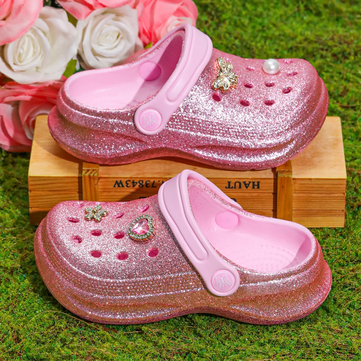 Glitzernde Clogs und Pantoletten für Kinder, leichte EVA-Gartenschuhe, rutschfeste Sandalen, atmungsaktive Slip-On-Schuhe für drinnen und draußen 168 – Detail 4