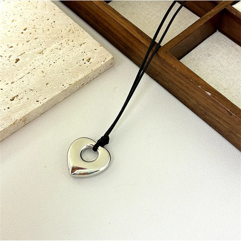 قلادة على شكل قلب أوروبية وأمريكية عبر الحدود، سلسلة صوفية طويلة عصرية وراقية، صغيرة