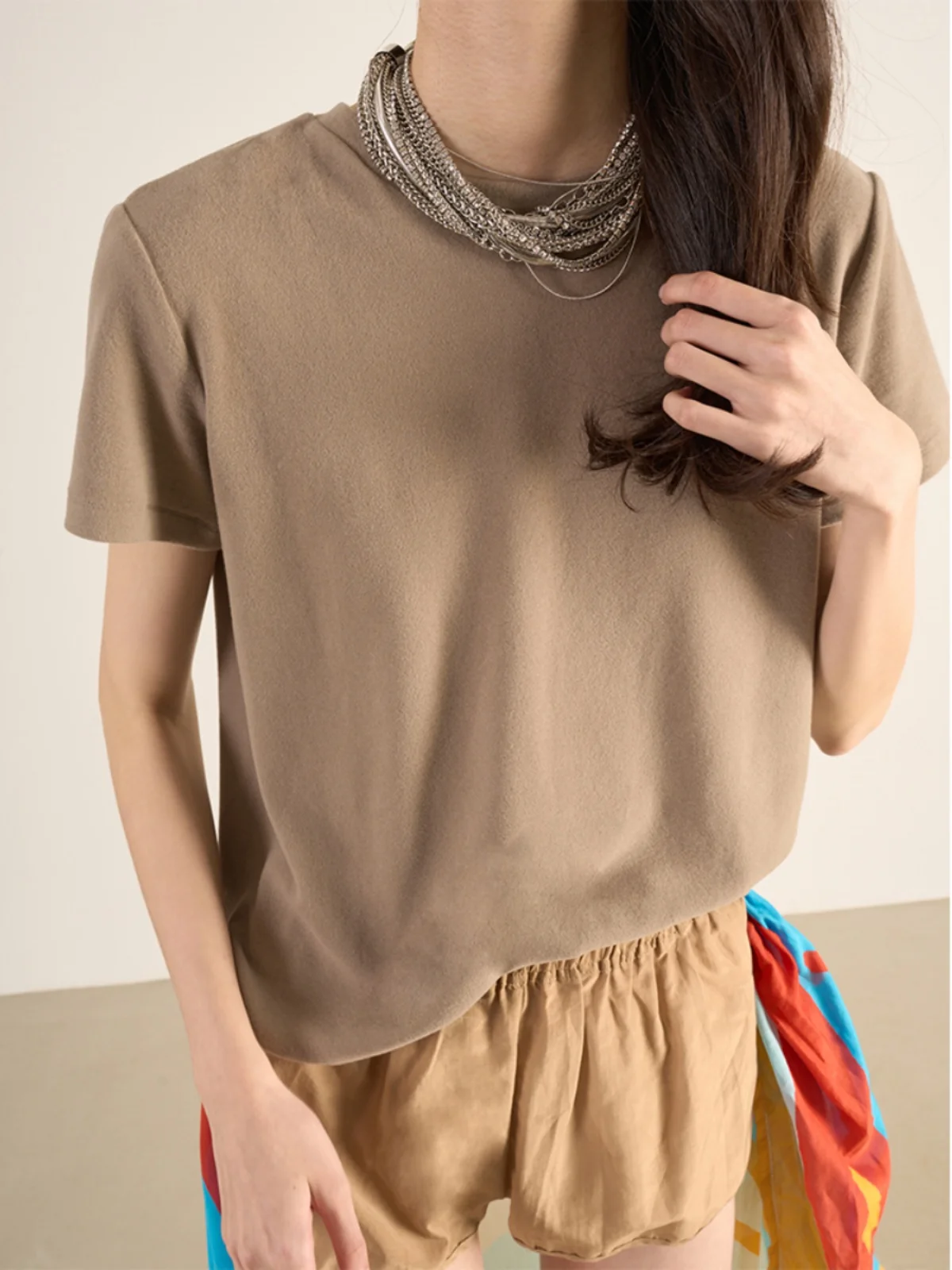 

Мягкая повседневная футболка с круглым вырезом и коротким рукавом, однотонная, универсальная, LANVIVIER, весна-лето 2024, женский модный топ