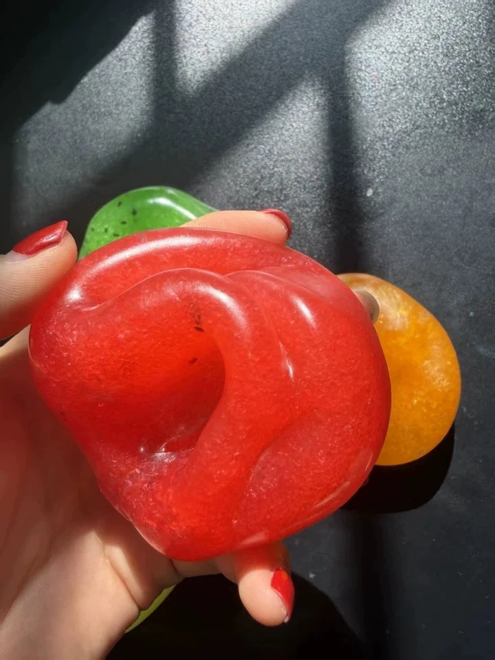 Cute Realistic Red Apple Gel Squeeze Toy Soft Flexible Fluid Squishy Fidget Toy Stress Relief Sensory Toy Small Desktop Ornament