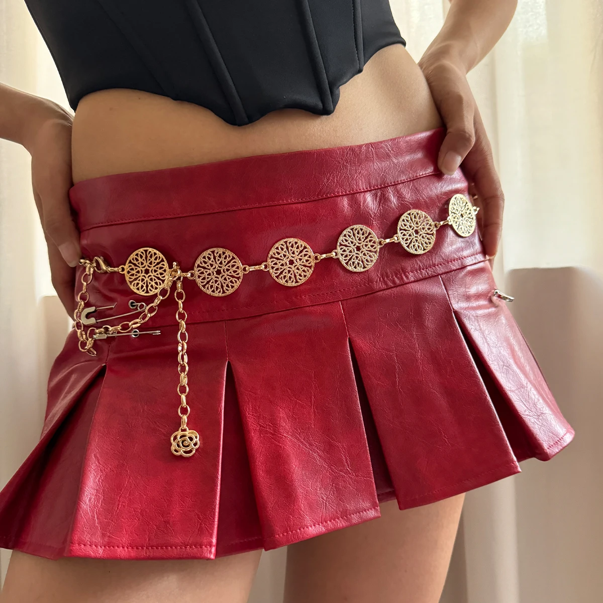 Fashion Silver Waist Chain Belt Female Plus Size Circle Metal Belts For Women Western punk Gothic Luxury Brands Y2K Waistband