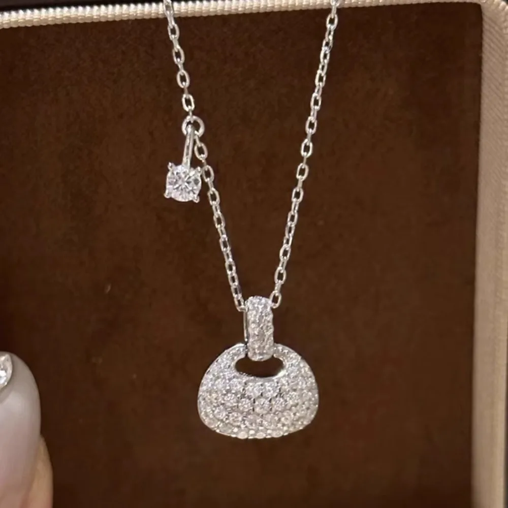 

Heart-shaped Geometric Zircon Necklace for Women, Super Flash Texture Design, Exclusive Gift for Girlfriends and Girlfriends