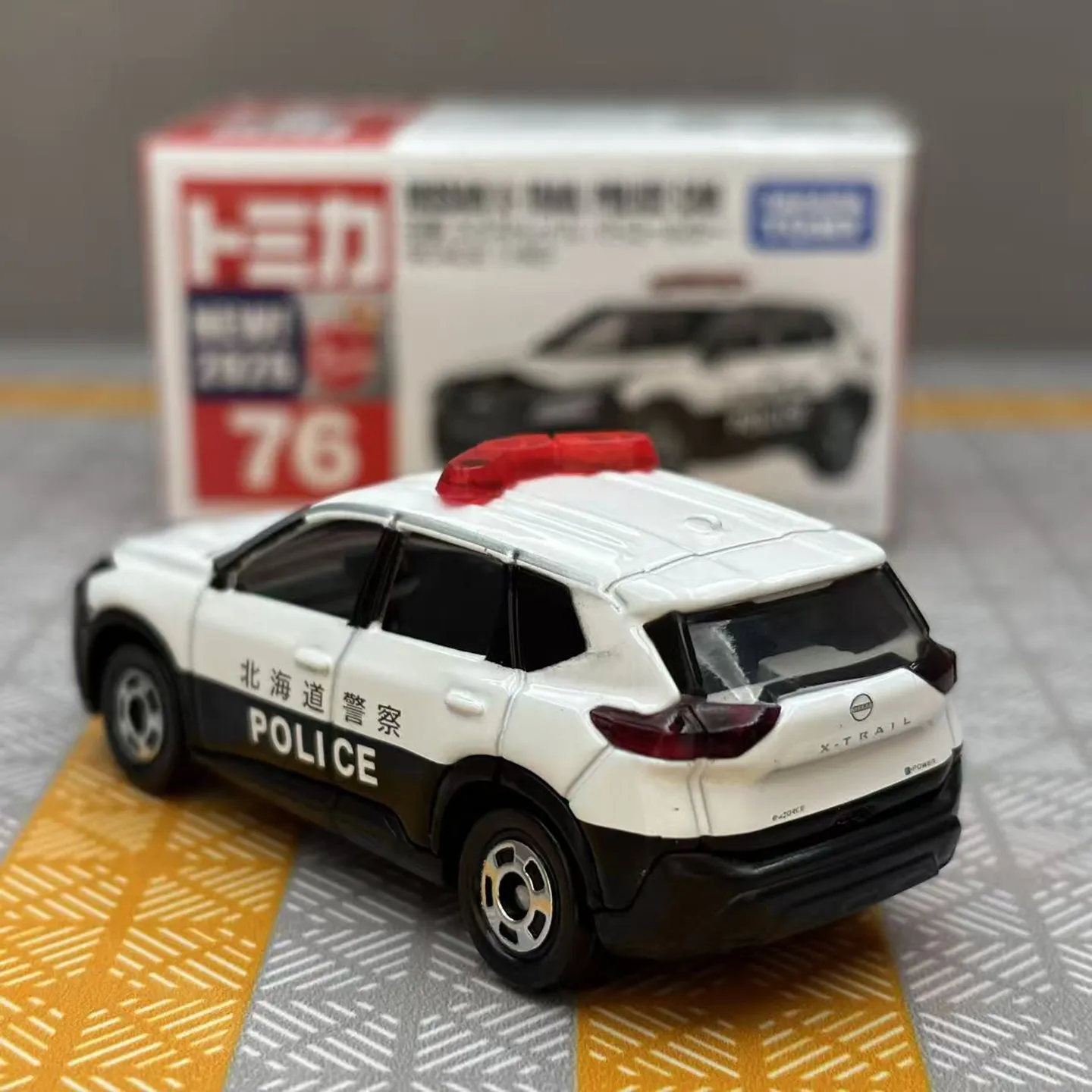 Takara Tomy Tomica No.76 X-Trail Nissan Hokkaido Scale Police Patrol Car Alloy Collectible Car Model Toy Birthday Gift