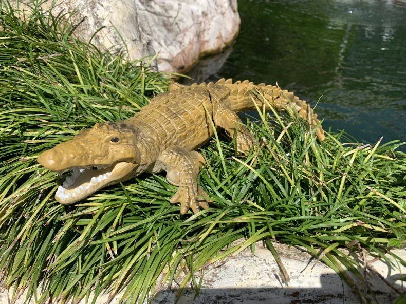 Symulator łodzi RC zdalnie sterowany krokodyl elektryczny 2.4G zdalnie sterowany rekin zabawki na zewnątrz dla chłopców prezenty świąteczne