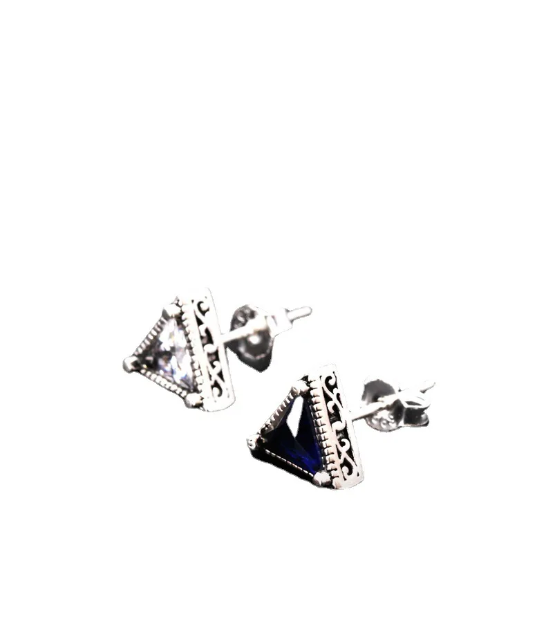 Japanese and Korean personalized triangular diamond-studded minimalist trendy men's fashion earrings as an accessory for the ear