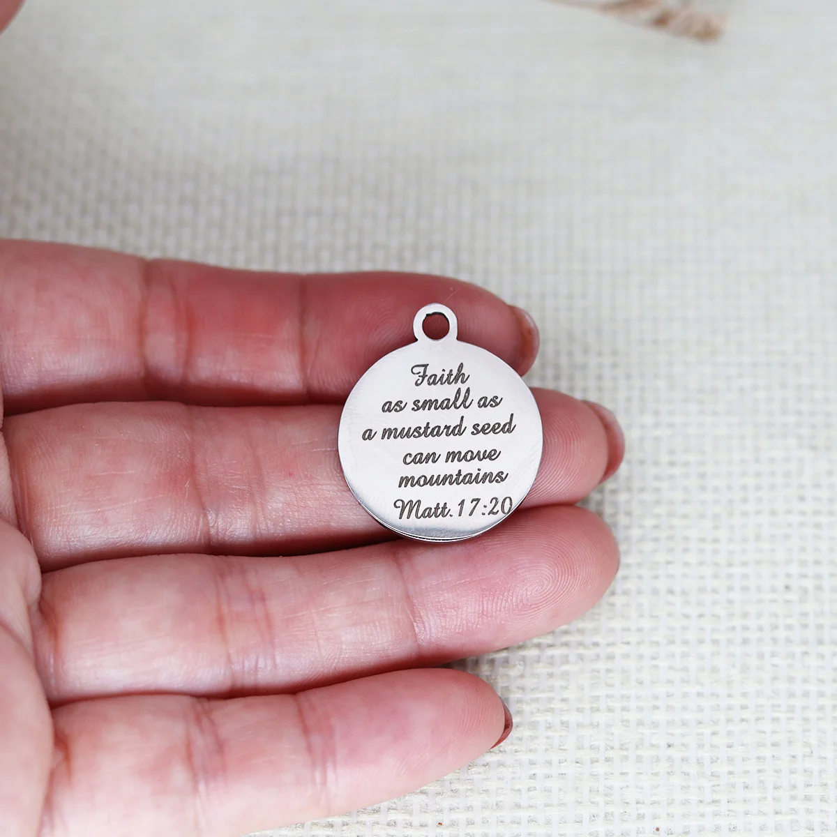 Faith-abalorio de acero inoxidable grabado con láser mate para fabricación de joyas DIY, tan pequeño como una semilla de mostaza, puede mover montañas, 3 piezas por lote