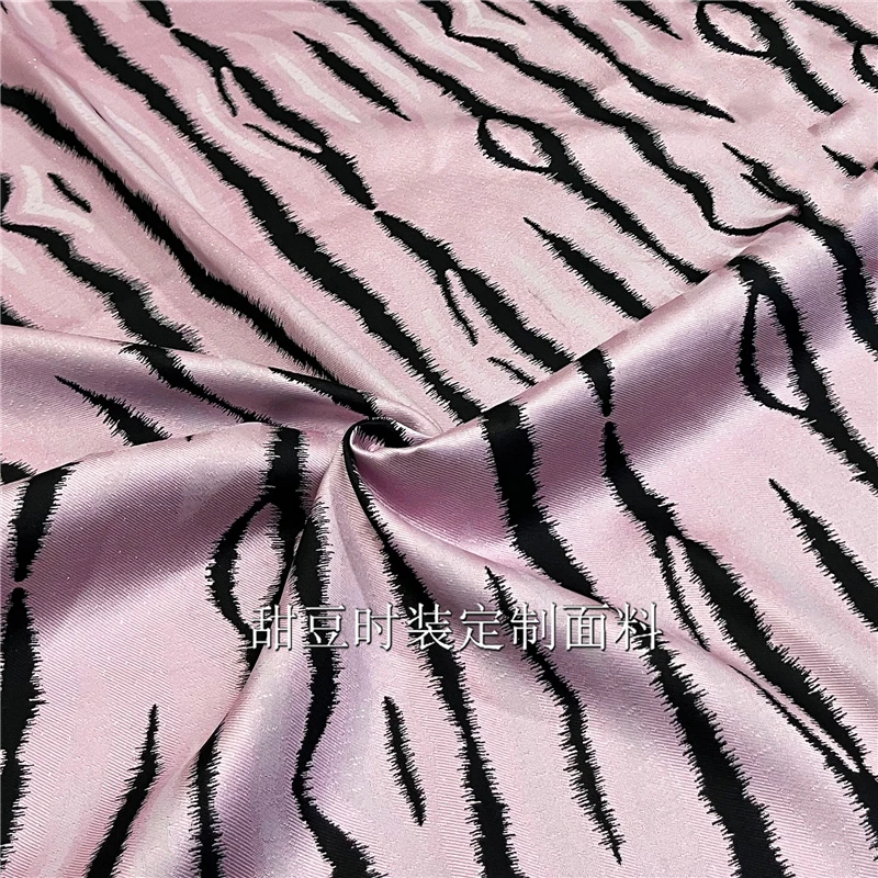 Gold Silk Brocade Jacquard Fabric Tiger Pattern Yarn-dyed Dress Trench Coat Clothing European Brand Fashion Design Sewing Cloth