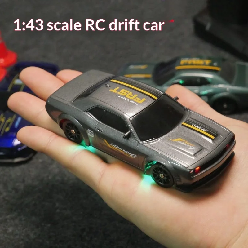 2026 PX8505 1:43 proporción completa RC Drift Car 4WD con luces giroscopio velocidad ajustable escritorio carreras niño juguete para regalo